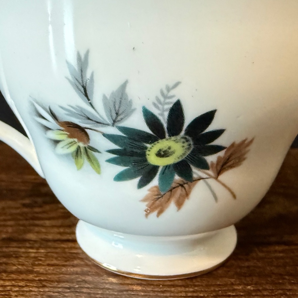 Queen Anne Bone China Tea Cup Floral - Picture 3 of 12